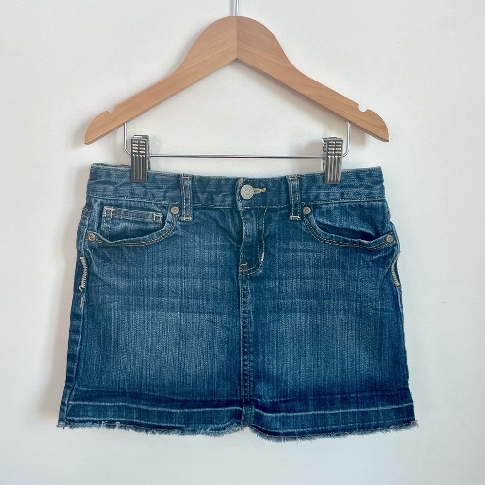 3/$25💥Denim Mini Skirt, Classic Medium Blue, Cool Side Stitching, Pockets